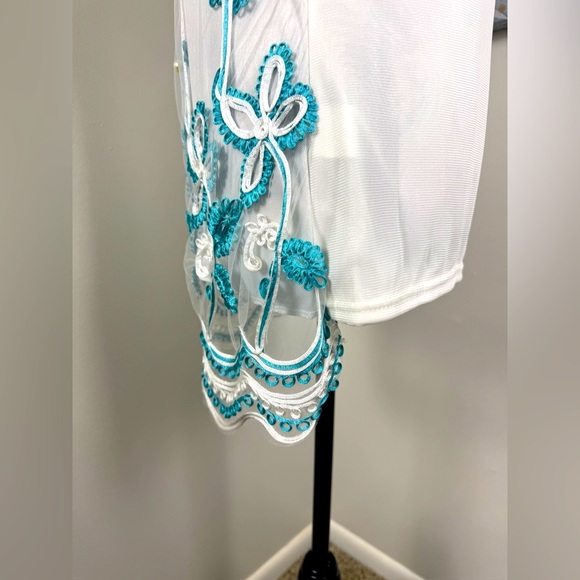 Chic White and Blue Floral Embroidered with Beading Women's Blouse - Picture 7 of 9